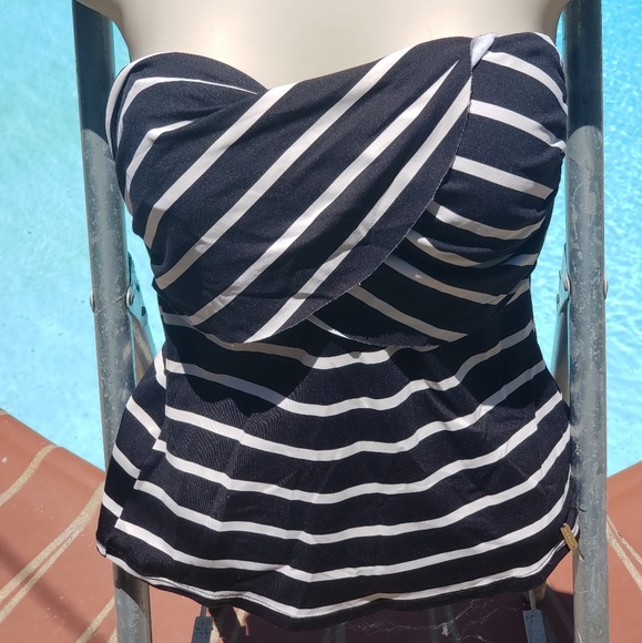 Bath Suit Top / Bottom Skirt - Picture 2 of 2